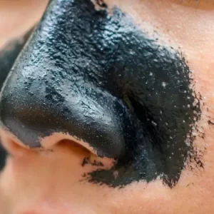 Menghilangkan Komedo dengan Cara Alami: Keajaiban Masker Wajah Berbahan Alami